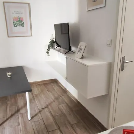V17 Evalley, Proche Grands Axes Ideal Pro Apartment
