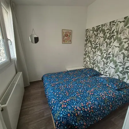 V17 Evalley, Proche Grands Axes Ideal Pro Appartement *